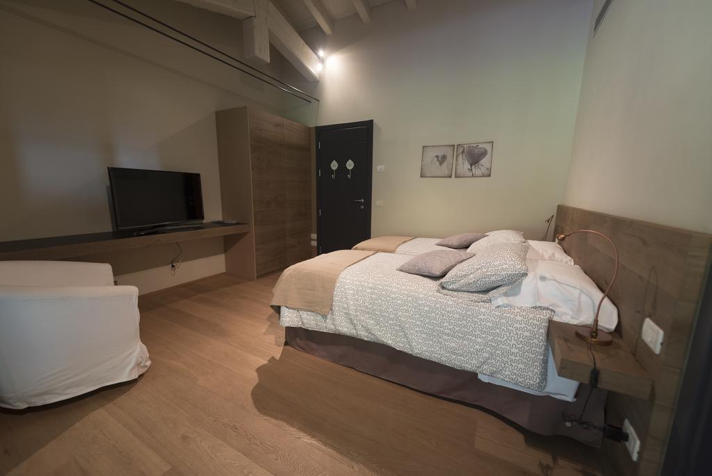 Agriturismo Locanda Del Pesco Collebeato ห้อง รูปภาพ